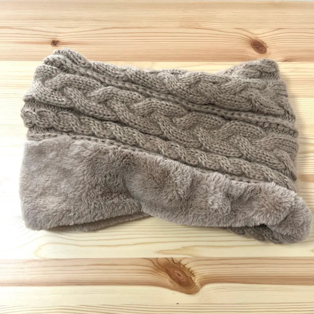 Good condition [BEAMS HEART] Beige cable knit neck warmer