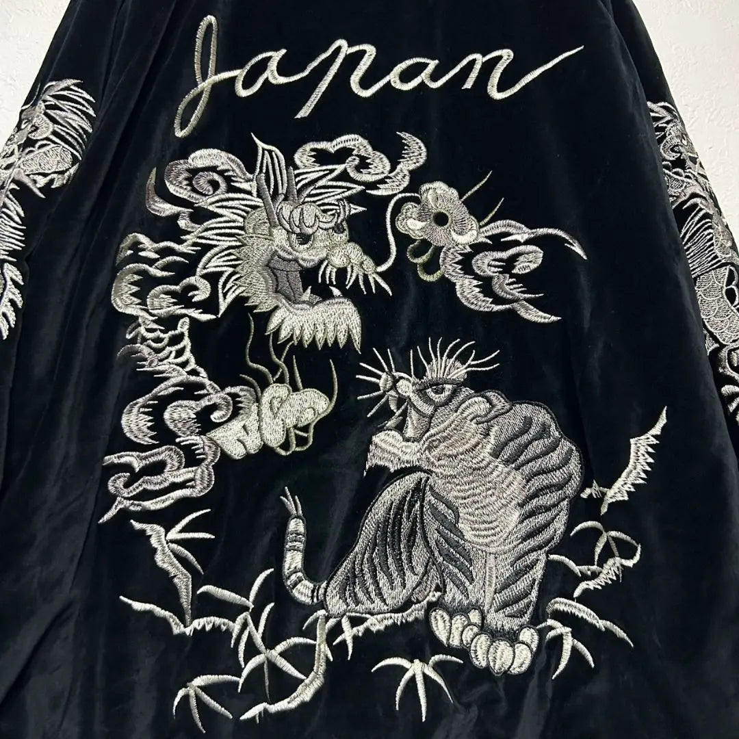 Oboro Vintage Dragon and Tiger Embroidery Japanese Pattern Velvet Sukajan Dragon and Tiger