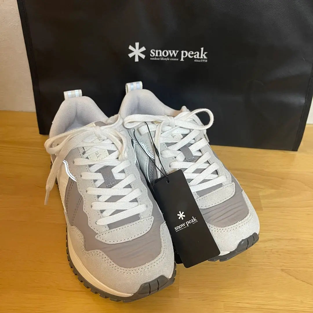 Korea-only Snowpeak Snowpeak New Sneakers with Tag 24cm Not Available in Japan