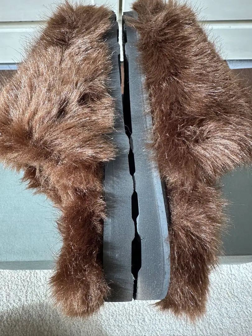 Kaminando Fur Sandals Size 6 Color Brown