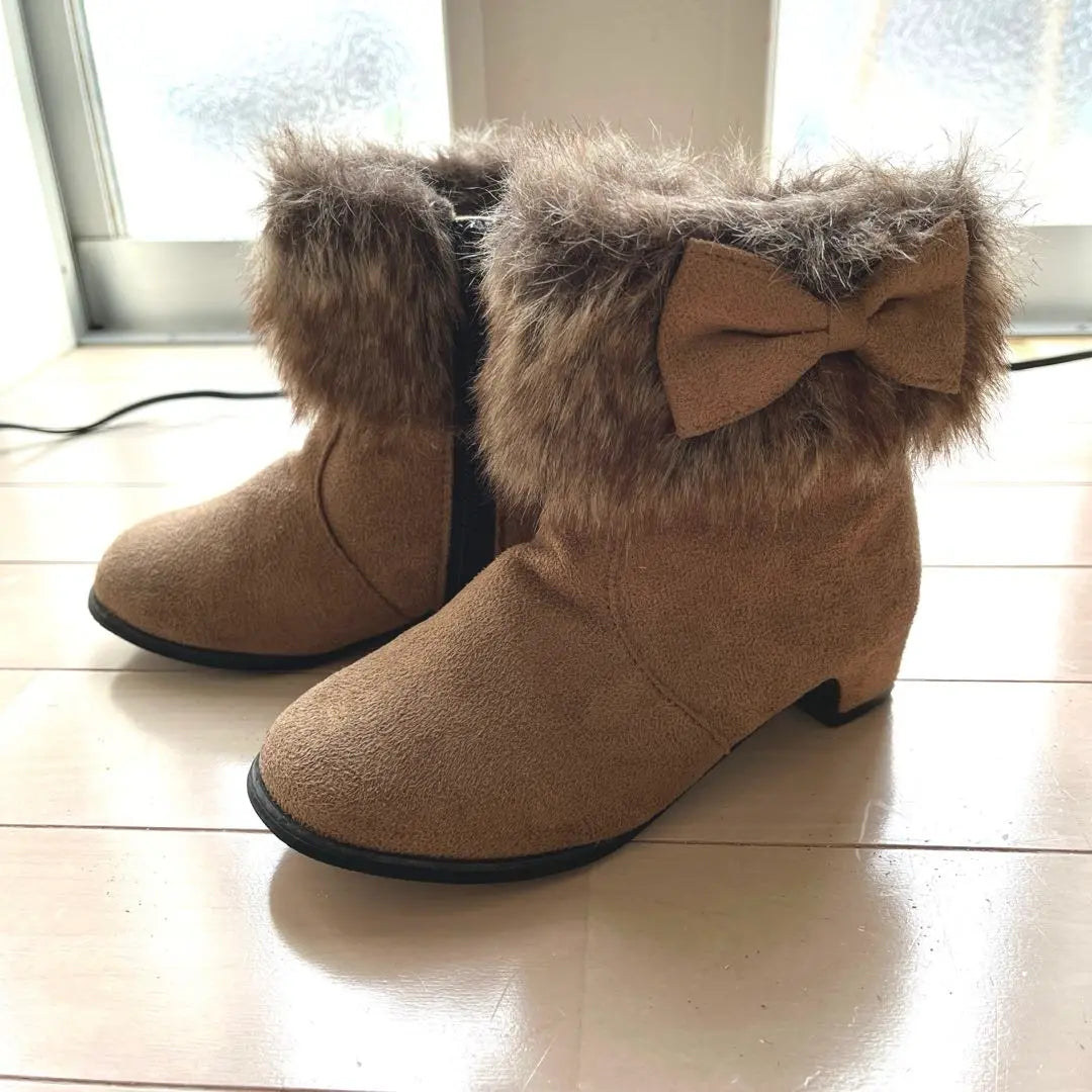 Botas de cinta con pelo marrón 19cm | Longitud 19 cm.