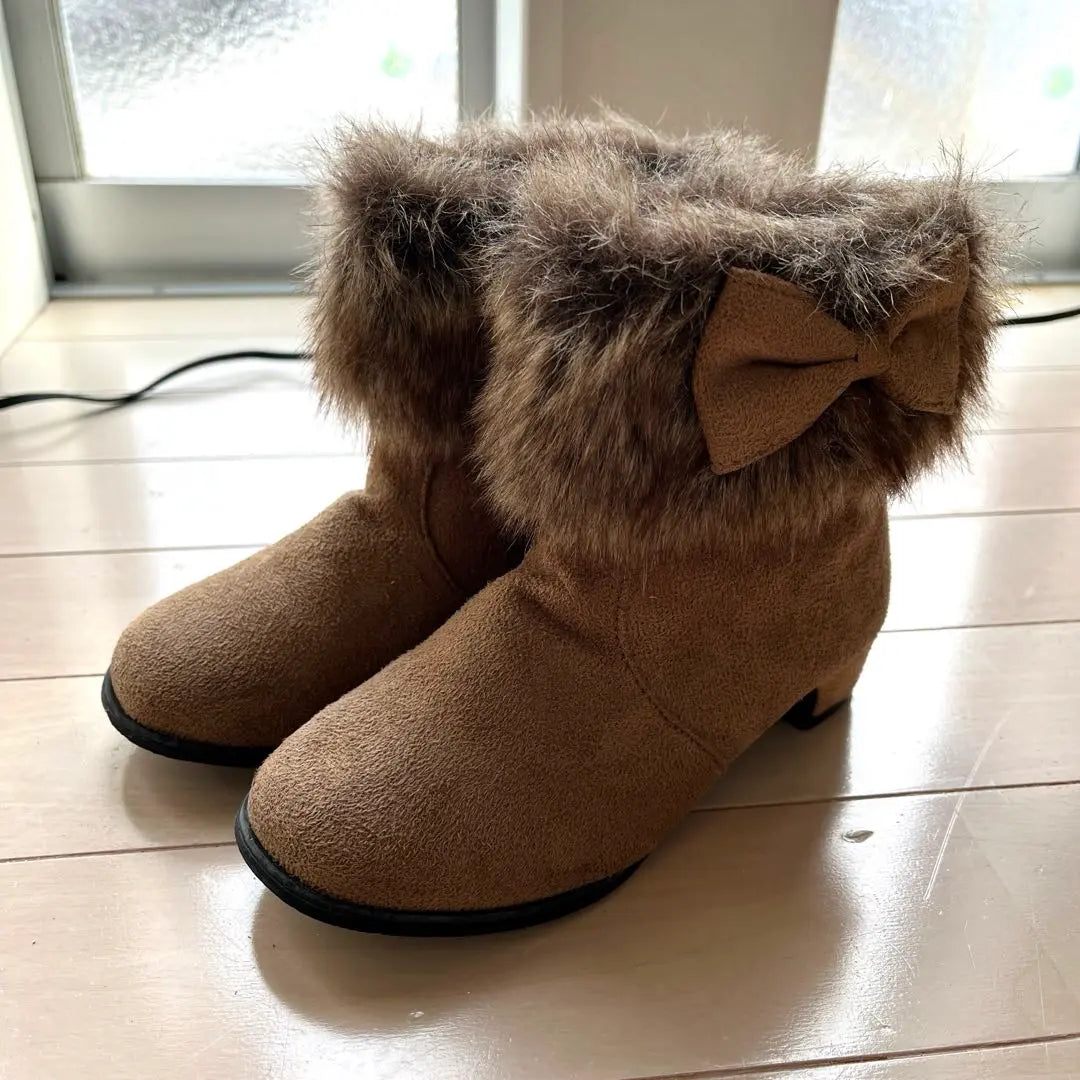 Ribbon boots with brown fur 19cm | ブラウンファー付きリボンブーツ 19cm