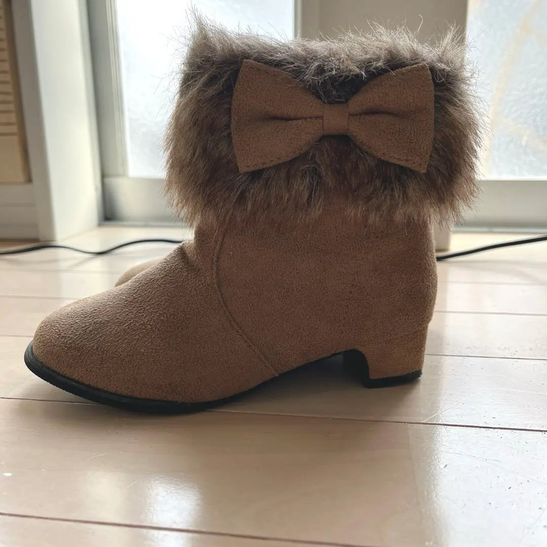 Botas de cinta con pelo marrón 19cm | Longitud 19 cm.