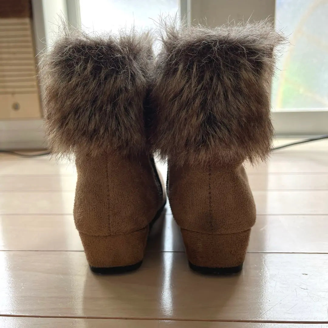 Botas de cinta con pelo marrón 19cm | Longitud 19 cm.