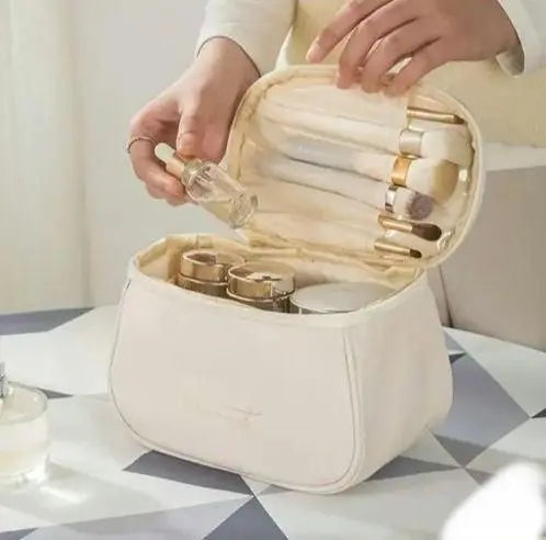 Cosmetic bag off-white simple stylish