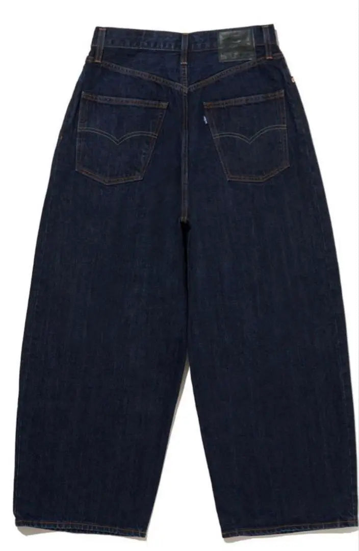 LEVI'S® CROPPED DE TELA JAPONESA CON PLISADO ANCHO