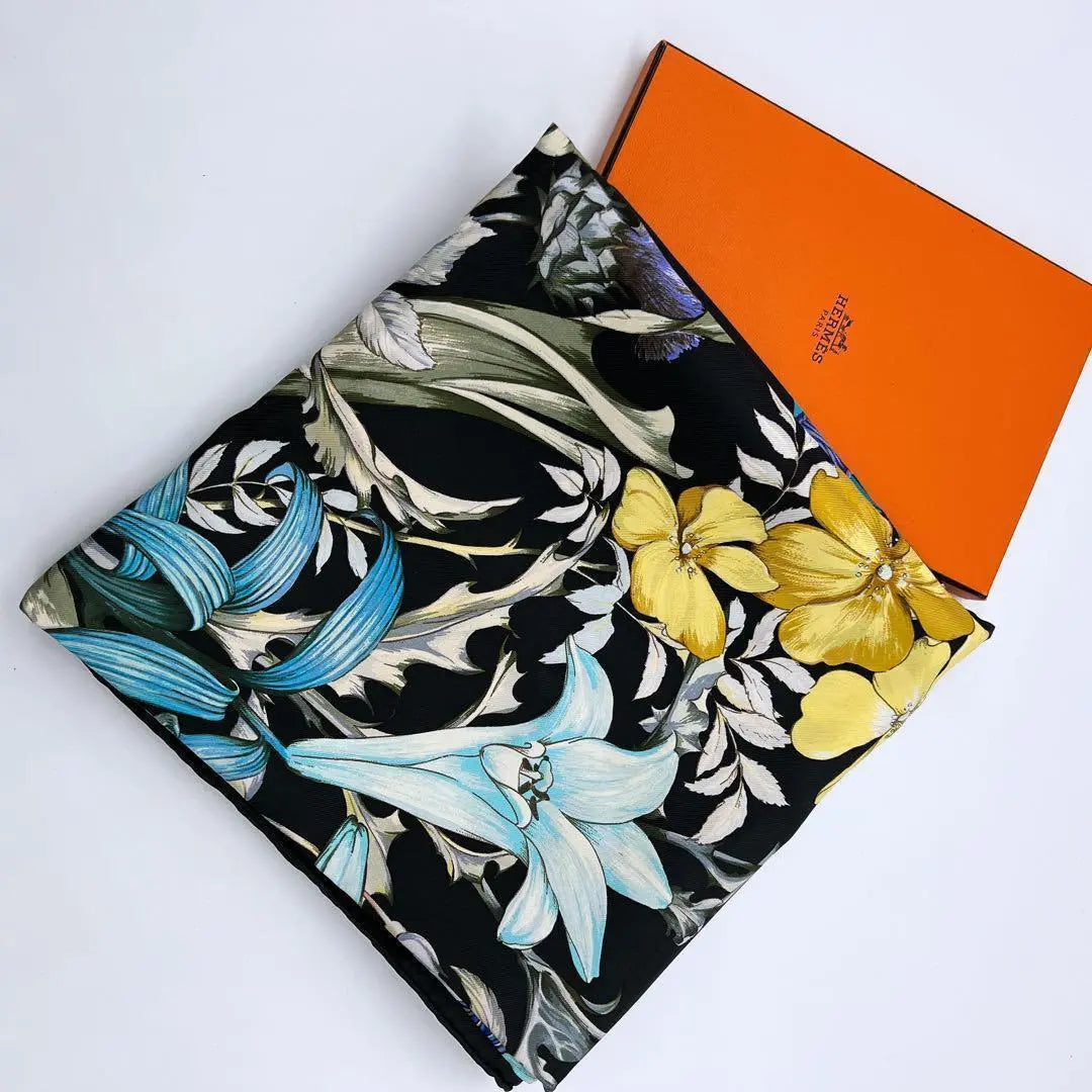 Hermes Carre 90 REGINA Her Majesty Queen Scarf | エルメス カレ90 REGINA 女王陛下 スカーフ