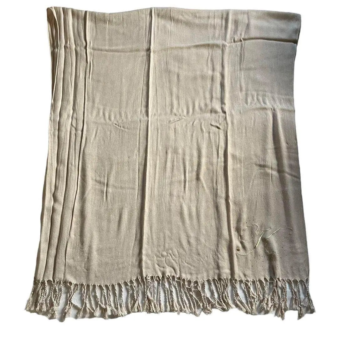 Early spring large scarf with fringe, beige, one-point logo, glitter