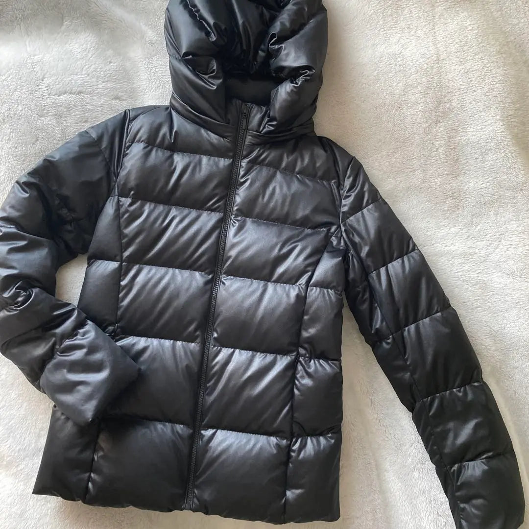 UNIQLO Black Down Jacket M