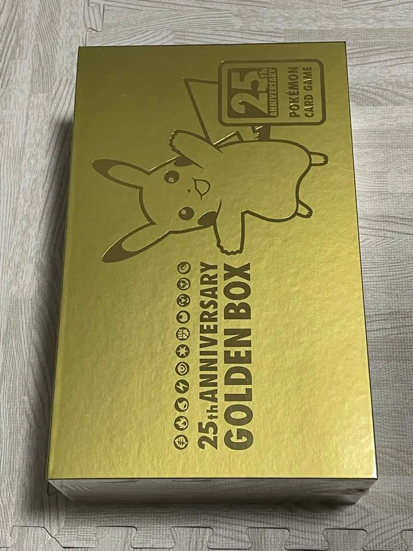 Pokesen 25 aniversario caja dorada, nueva, sin abrir