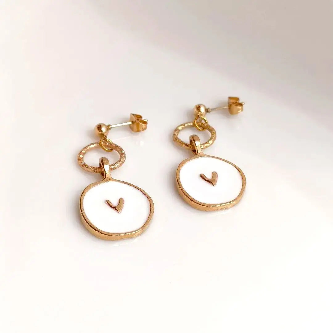 White chocolate ♡ heart hoop pierced earring handmade