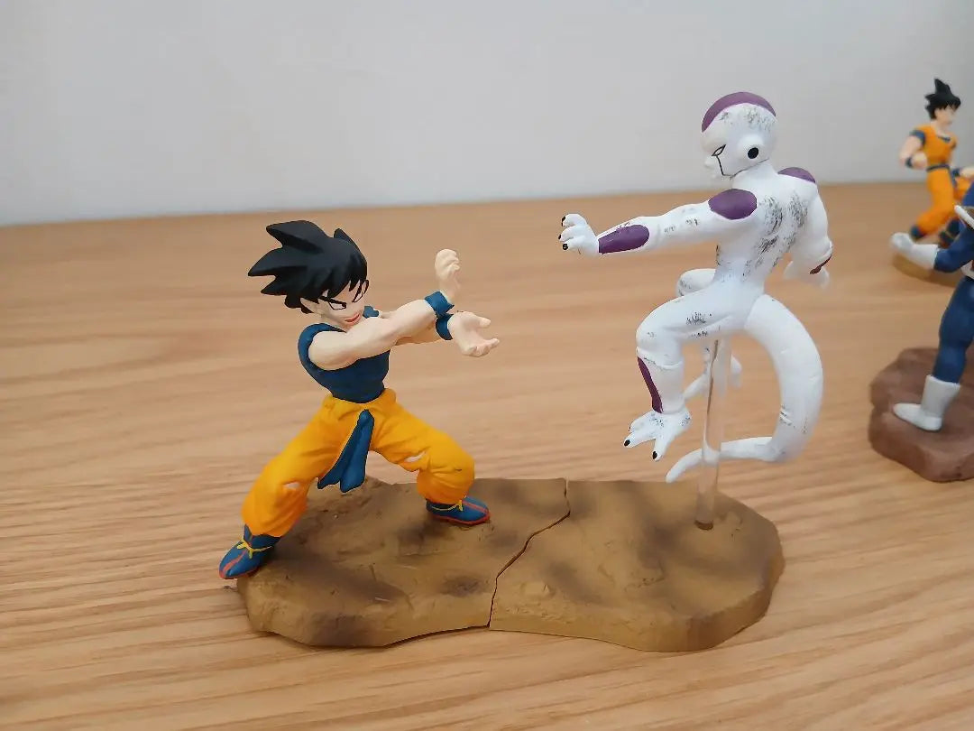 Megahouse Dragon Ball Capsule Frieza Edition Saiyan Edition 8 figures sold together