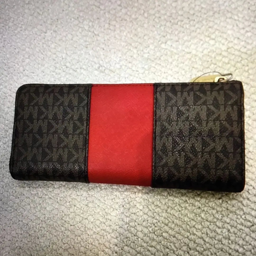 ✨Sale until 10am today✨MICHAEL KORS Long Wallet Black/Red | ✨本日10時までセール✨MICHAEL KORS 長財布 ブラック/レッド