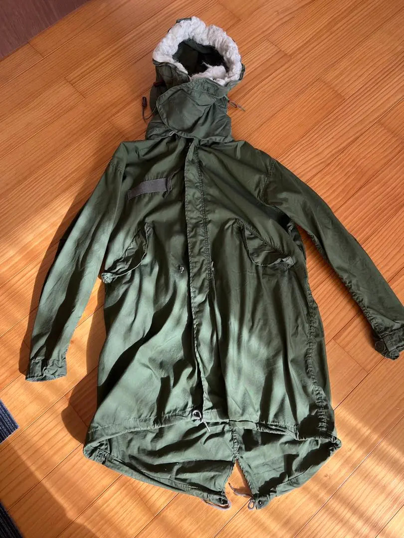 Abrigo militar de los años 80 M-65 comprado en la tienda de ropa de segunda mano Daikanyama