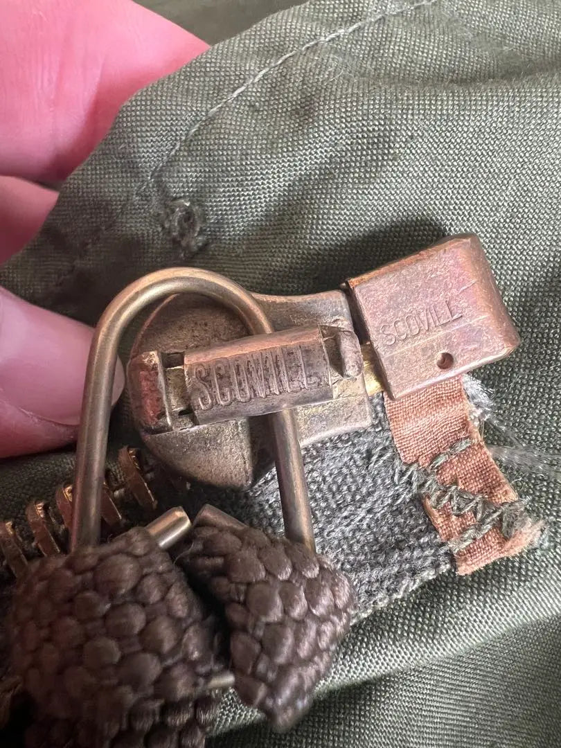 Abrigo militar de los años 80 M-65 comprado en la tienda de ropa de segunda mano Daikanyama