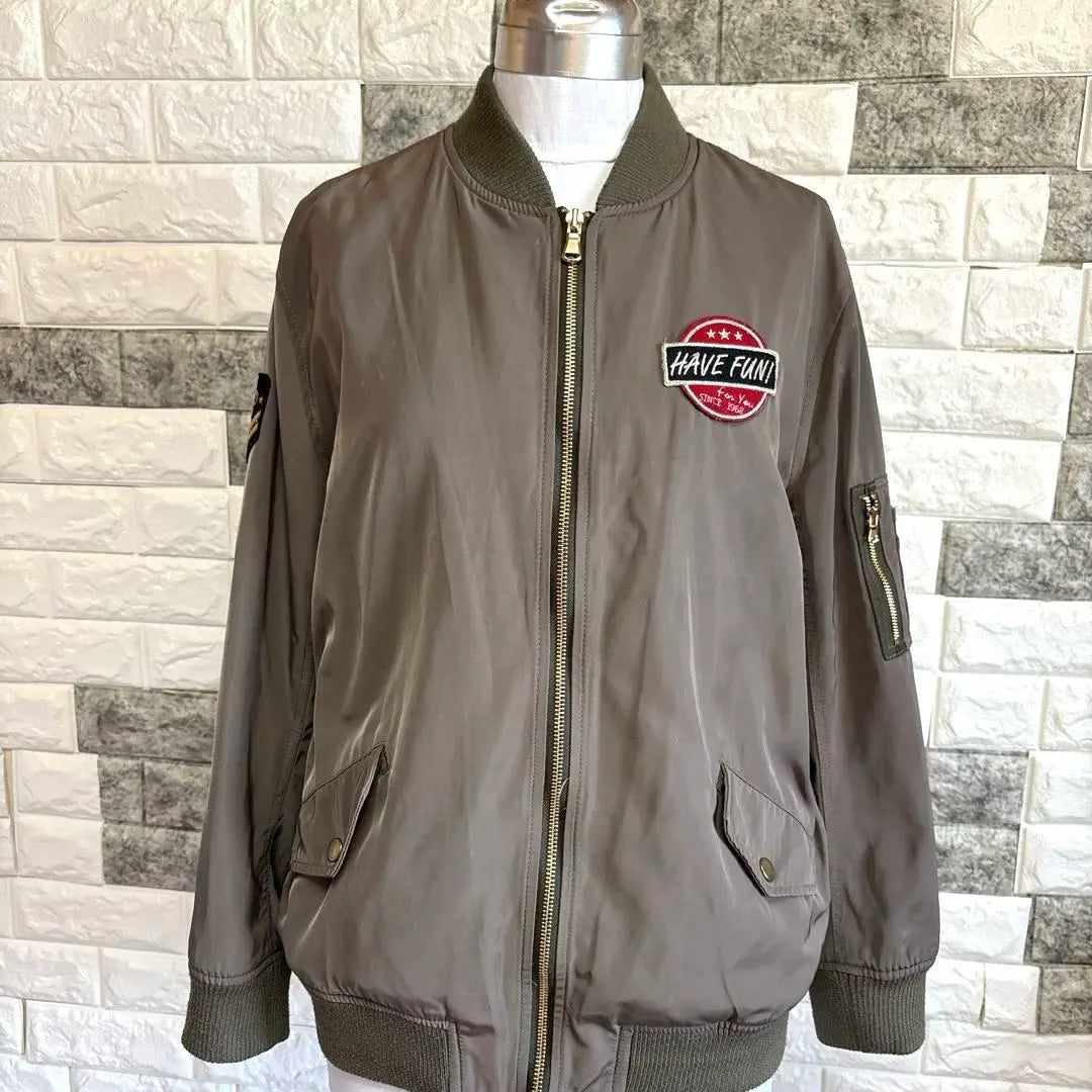 Good condition [Vintage] Flight jacket L khaki military patch with glossy soft