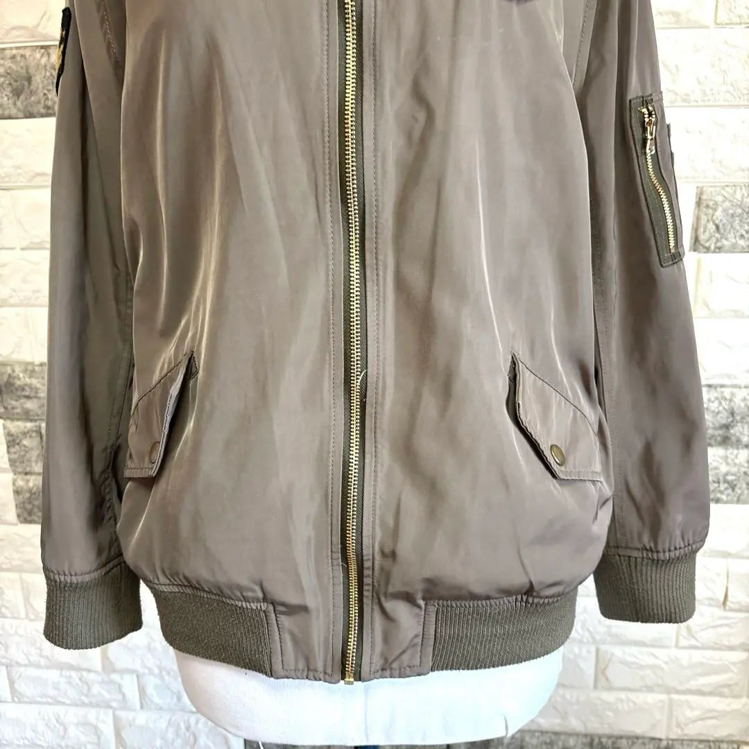 Good condition [Vintage] Flight jacket L khaki military patch with glossy soft