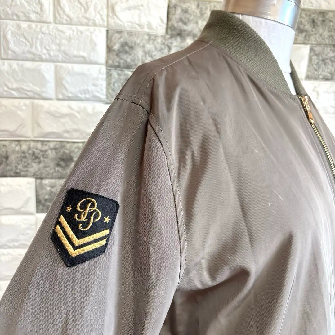 Good condition [Vintage] Flight jacket L khaki military patch with glossy soft