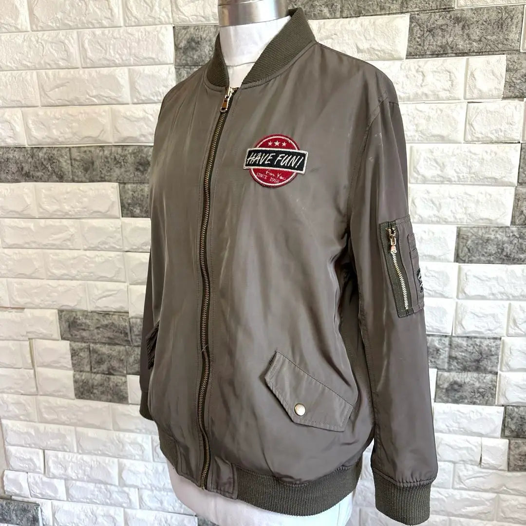 Good condition [Vintage] Flight jacket L khaki military patch with glossy soft