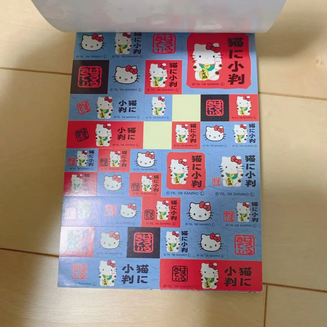 Libreta rara de Hello Kitty con forma de gato y ovalada de Sanrio Heisei Retro