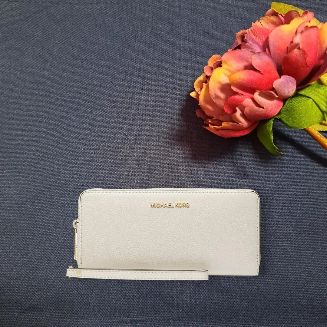 Michael Kors Long Wallet Continental Wallet Light Cream