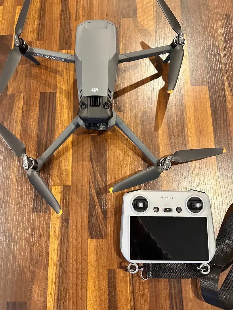 Unidad principal y accesorios del dron DJI Mavic 3 Pro (con estuche)