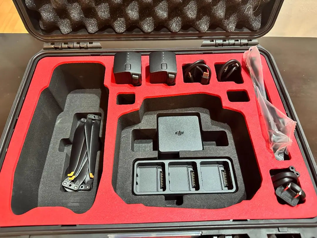 Unidad principal y accesorios del dron DJI Mavic 3 Pro (con estuche)