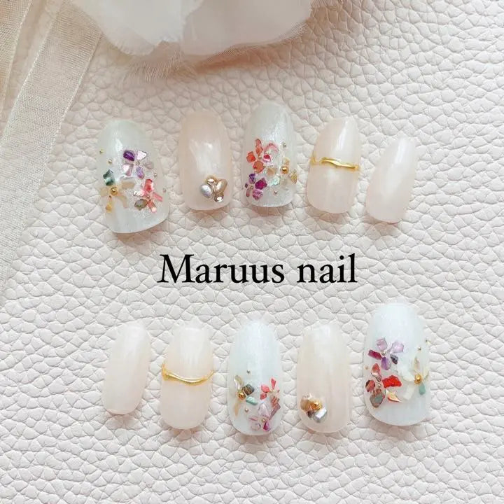 [Hecho a pedido] ¥2,400\Descuento por volumen disponible/Chips de uñas con forma de flor de concha de colores