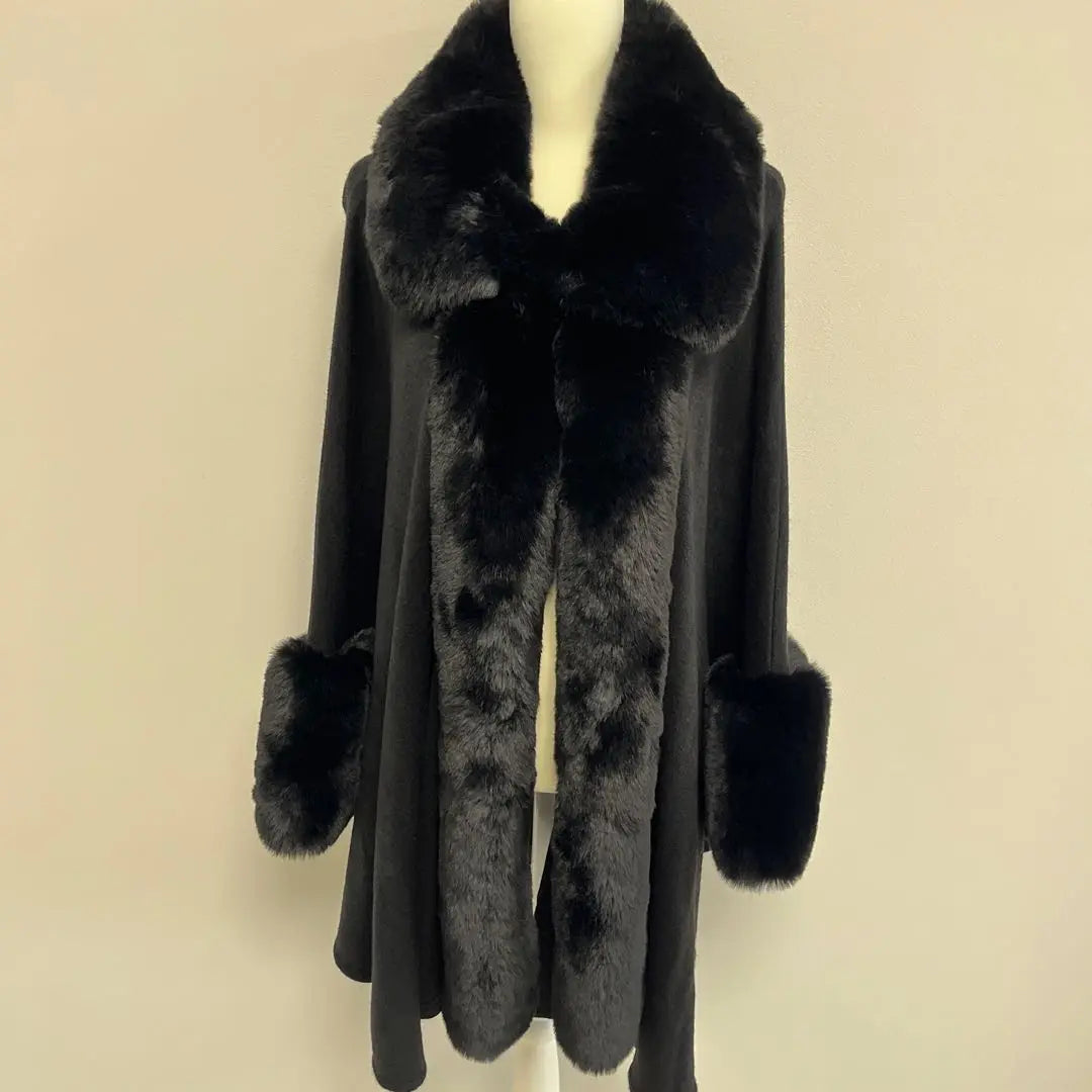 ✨️Super Mercari city-only winter sale✨️ Black fur cape coat