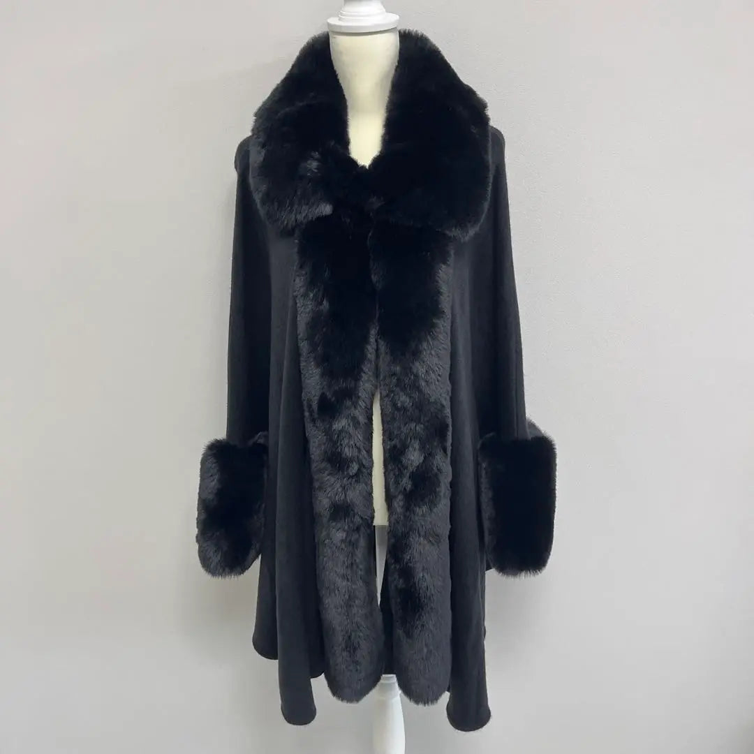 ✨️Super Mercari city-only winter sale✨️ Black fur cape coat