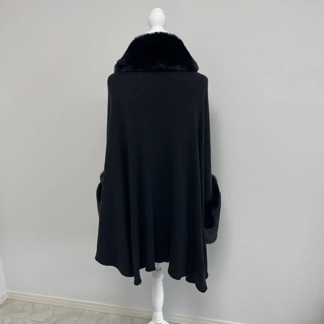 ✨️Super Mercari city-only winter sale✨️ Black fur cape coat