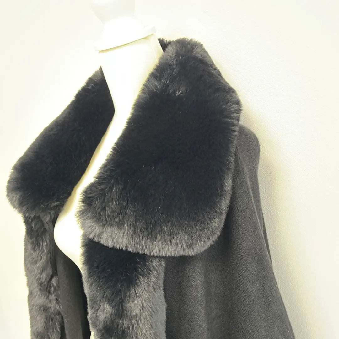 ✨️Super Mercari city-only winter sale✨️ Black fur cape coat