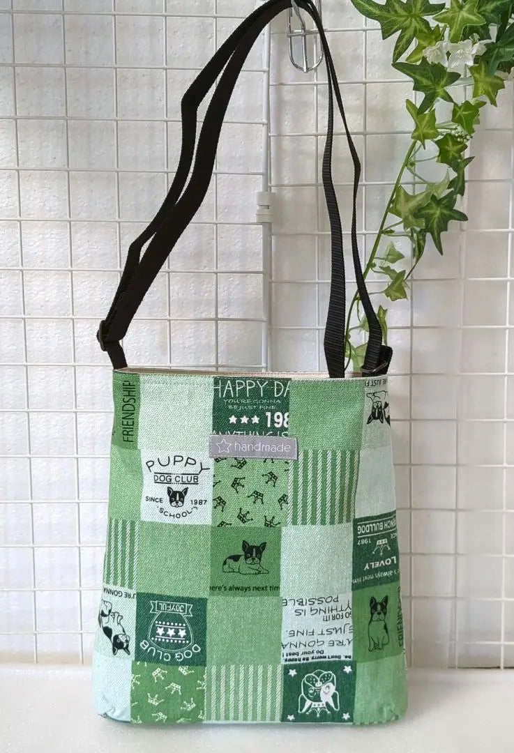 Bolsa de paseo con estampado Fresh Bull (verde)