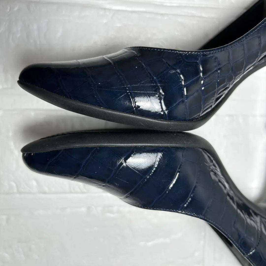 Almost new ✨ [Style Lab] Crocodile embossed pumps (22)EE Almond toe Navy