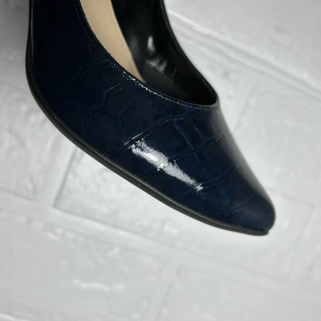 Almost new ✨ [Style Lab] Crocodile embossed pumps (22)EE Almond toe Navy