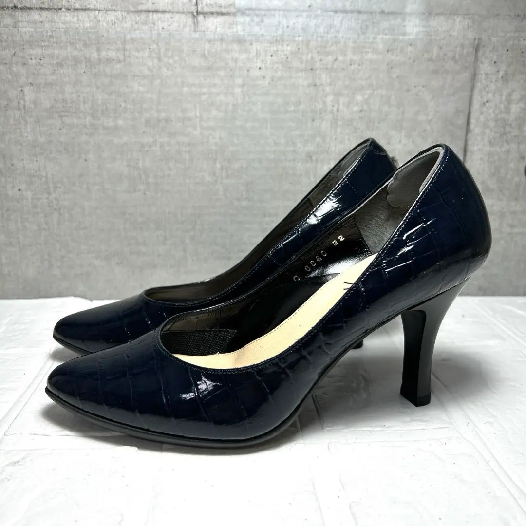 Almost new ✨ [Style Lab] Crocodile embossed pumps (22)EE Almond toe Navy