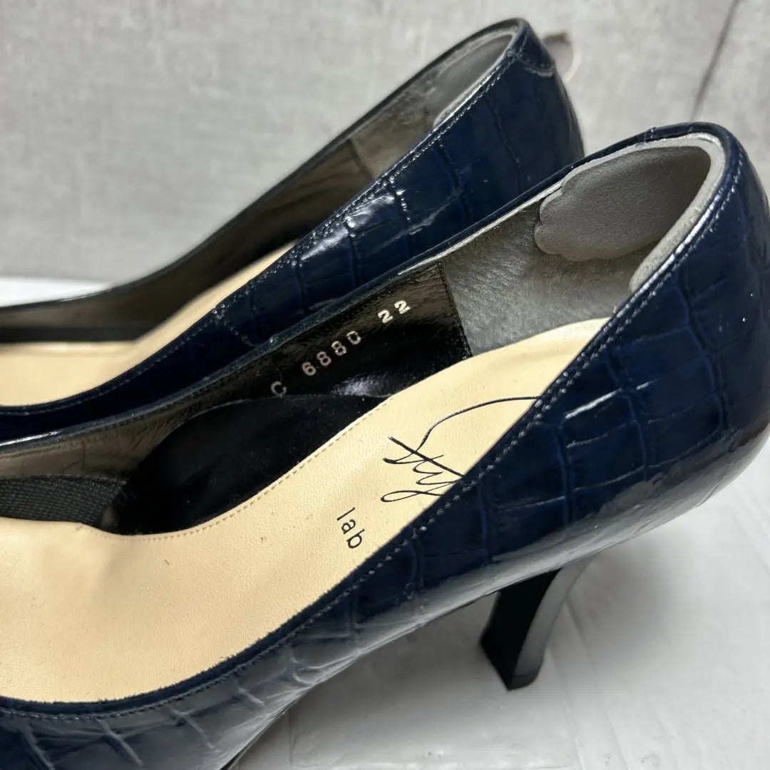 Almost new ✨ [Style Lab] Crocodile embossed pumps (22)EE Almond toe Navy