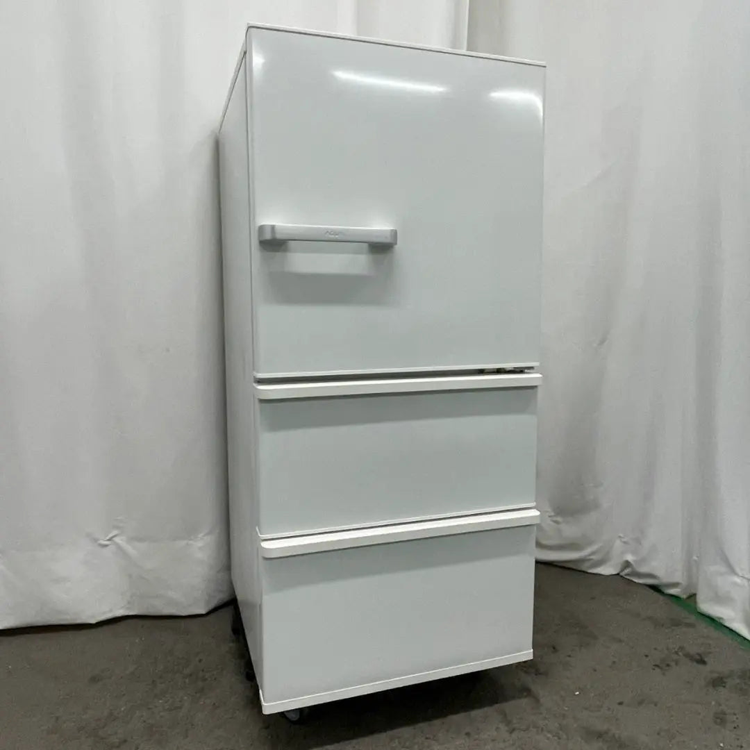 Refrigerator, large, automatic ice making, fresh chilled, right opening, used, cheap, clean, free installation