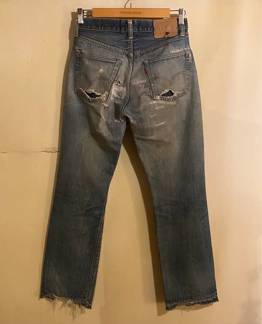 Vaqueros dañados LEVI'S BIG E 501 Red Ear W28 L31 de los años 60