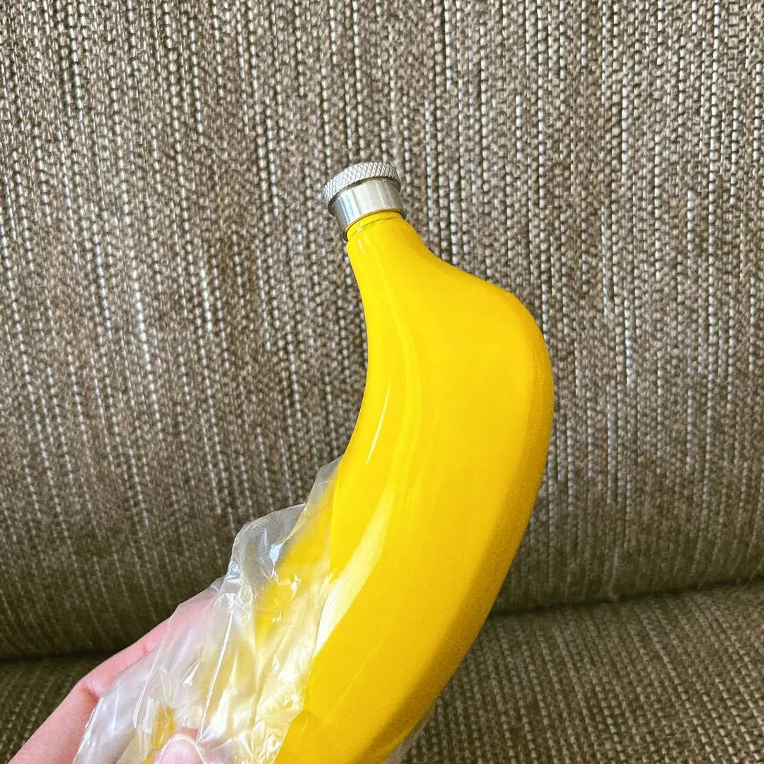 [Banana type and cute ⭐] Wisse key bottle, sake bottle portable pocket bottle