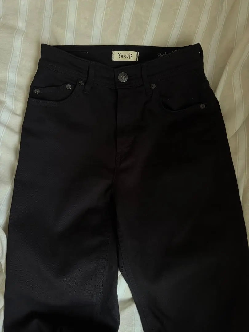 YANUK Loose Black 23 inch Slim Tapered Denim