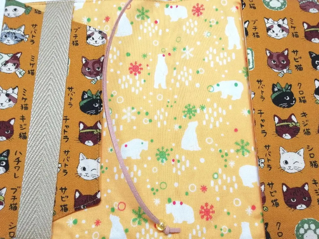 Libro ilustrado de gatos ☆ Hecho a mano ☆ Portada del libro (para libros de bolsillo) | 猫図鑑☆ハンドメイド☆ブックカバー(文庫本用)