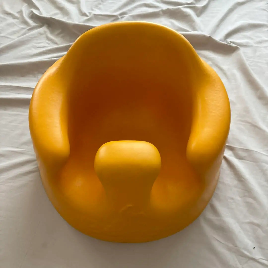 BUMBO Amarillo con mesa