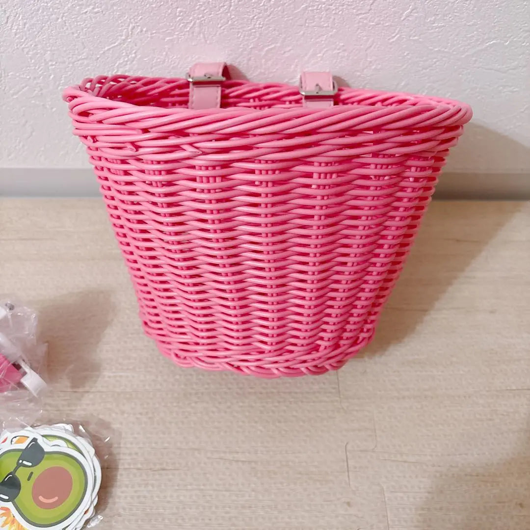 Hand knitting for children bicycles with rattan basket pink bell