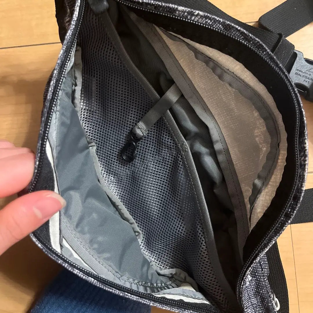 THE NORTH FACE Body Bag Black/Grey