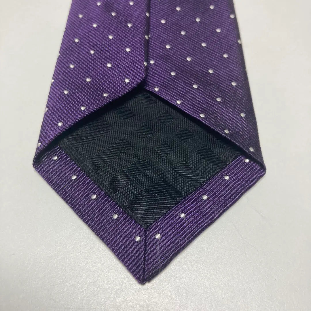 Beautiful condition Burberry London tie Horse logo Purple Dot pattern Silk