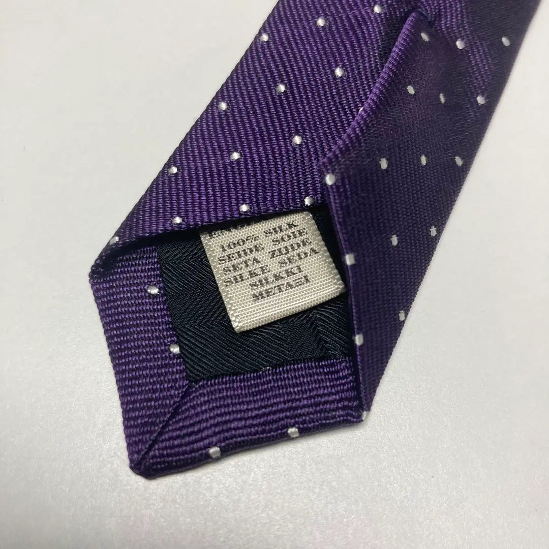 Beautiful condition Burberry London tie Horse logo Purple Dot pattern Silk