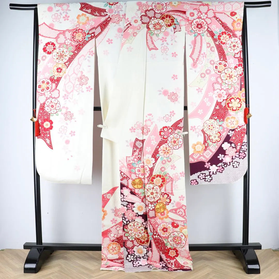 (Kimono) Singed flower gold thread