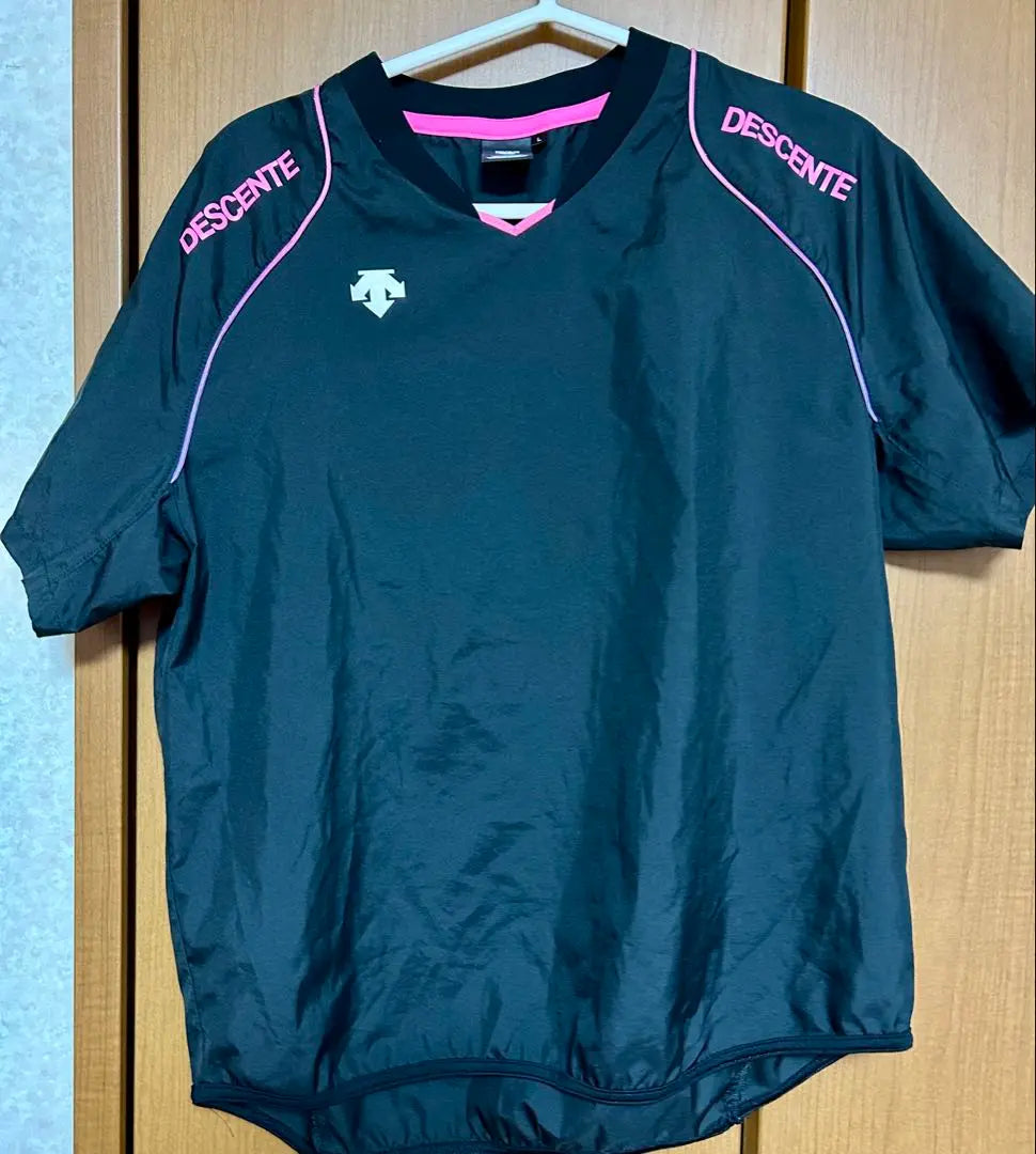 Price reduction ⭐︎DESCENTE V-neck Piste L Black/Pink