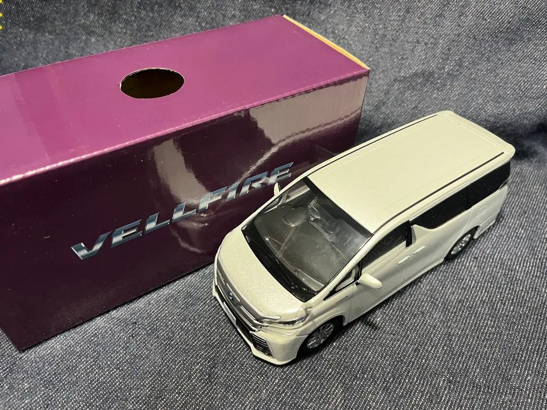 [Toyota] Vellfire color sample minicar